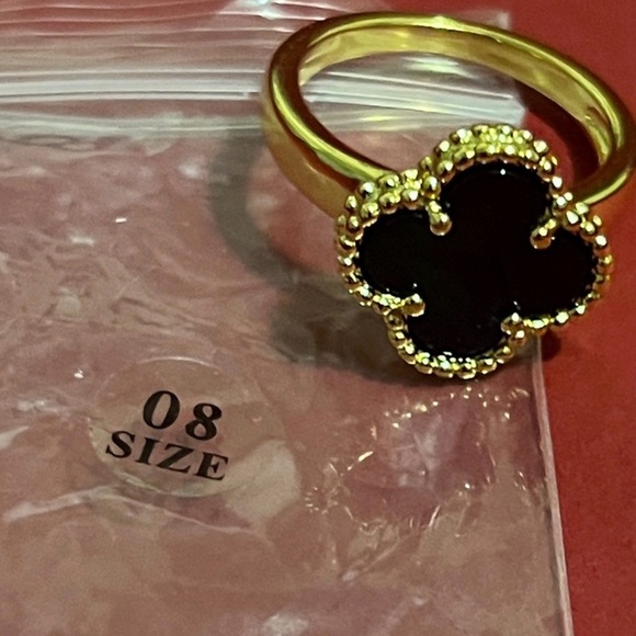 Elegant Clover Rings - Picture 5 of 6